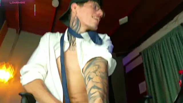 david_huge Show Webcam