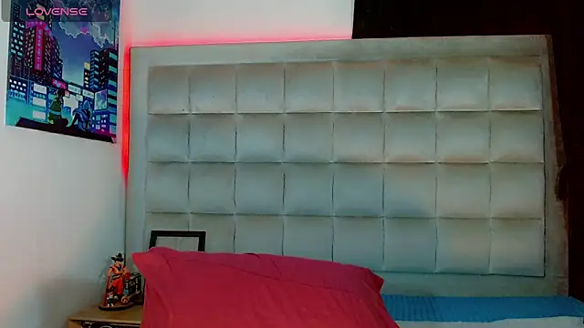 AmazingMistressNathy's Webcam Show