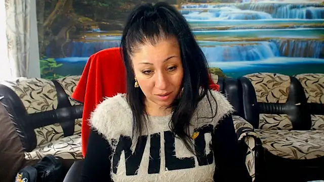 MoistMady Chat XXX live