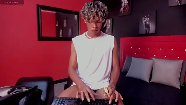 Živý XXX chat Henrikvermillion