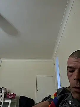 hulllad40 Webcam Show