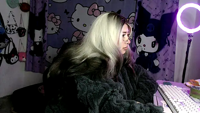 lussyevans24's Live XXX Chat