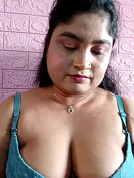 hornyriyanka's Live XXX Chat