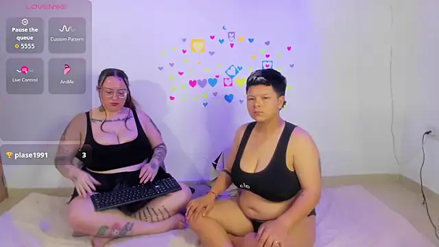 MiaYMolly ওয়েবক্যাম শো