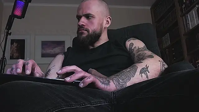 FindomJason élő XXX-chatje