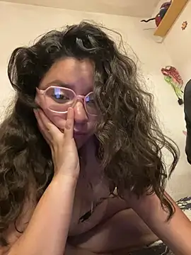 Chatroom XXX en direct de Vivi_Kvsh