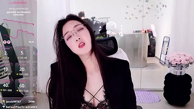 yangyang-777 网络视讯表演