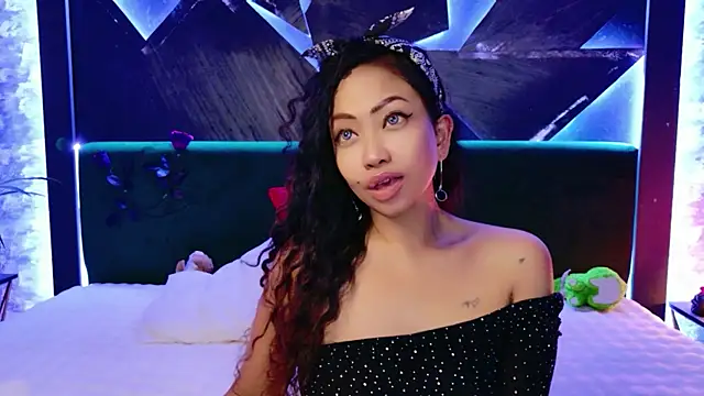 ElyaQuinn's Live XXX Chat