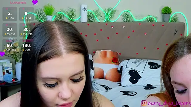 Mary_Dinaのウェブカメラショー