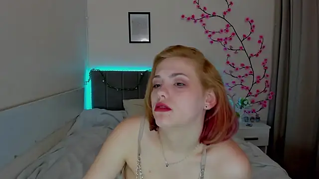 DellaRows' Live XXX Chat