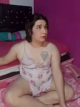 Kaissydoll: διαδικτυακό σόου στην κάμερα