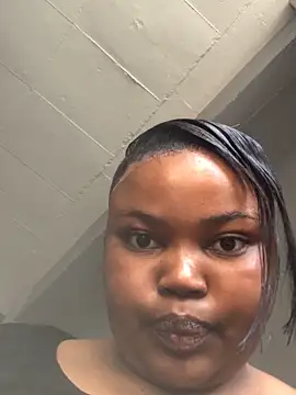 Curveysinaa's Live XXX Chat