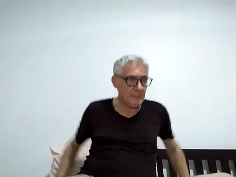 BIGUNCUTHARDCOCK: διαδικτυακό σόου στην κάμερα