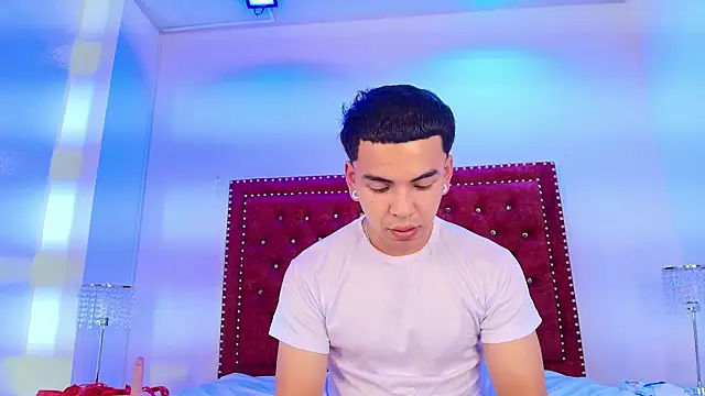 Jaden_and_sofiaのライブXXXチャット