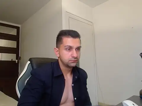 BryceReign élő XXX-chatje