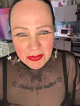 Chat XXX ao vivo de Noraya_ink