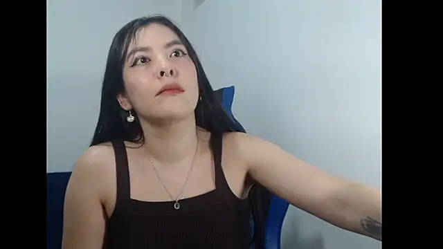 EloiseJun élő XXX-chatje