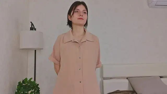 NyraVesperis: онлайн-секс-чат