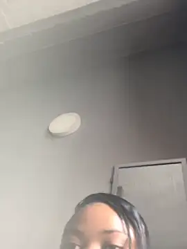 Chatroom XXX en direct de Curveysinaa