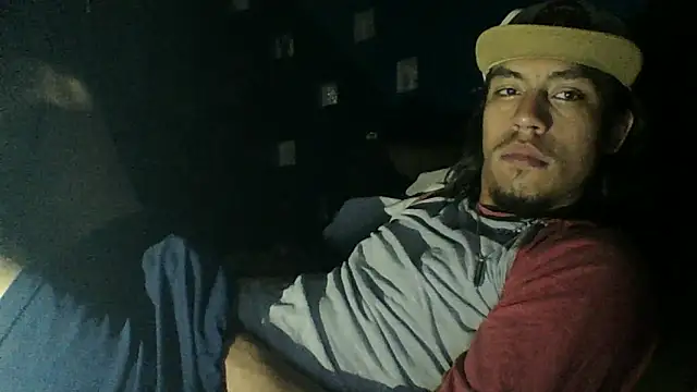 AlexAlejandro13のライブXXXチャット