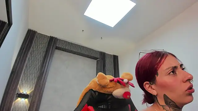 selene_red_ Adlı Modelin Canlı XXX Sohbeti