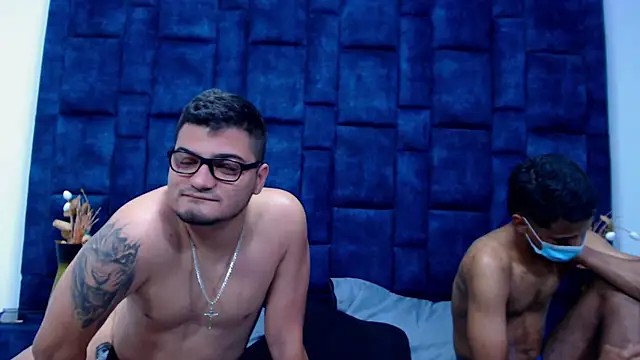 GroupNoLimits webcam show