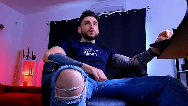 MightyAaron66 Chat XXX in diretta