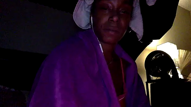 PoppingPussyPop's Live XXX Chat