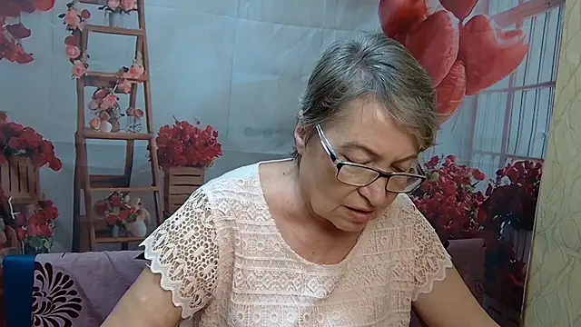 OlgaLuck live XXX chat