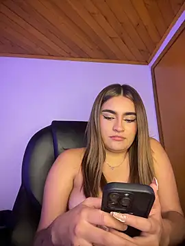 Issa_pinkk's Live XXX Chat