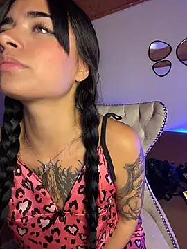 Shalom_pink18's Live XXX Chat