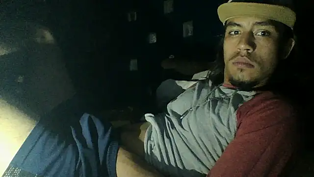 AlexAlejandro13のウェブカメラショー