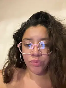 Czat XXX na żywo – Vivi_Kvsh