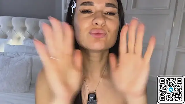 UrLillShy's Webcam Show