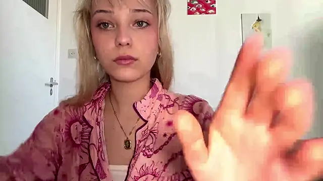 SourMidday – webcam-show