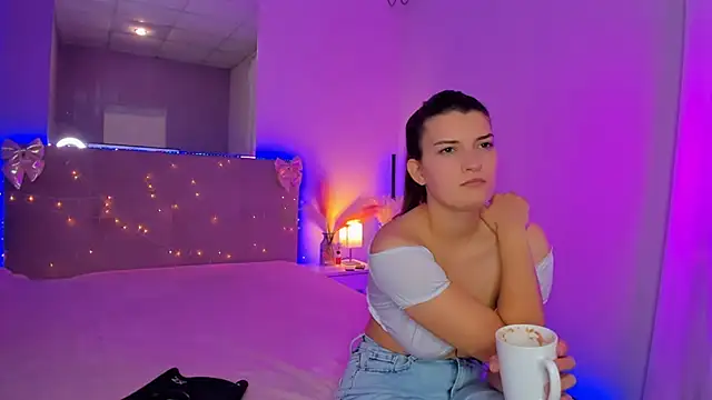 Онлайн чат XXX Laura_Leee