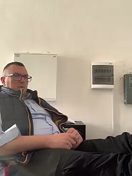 Mike8523 在線直播表演