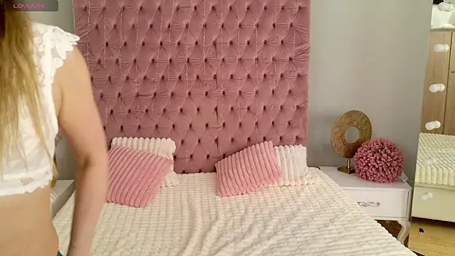 Eloises: вебкам-шоу