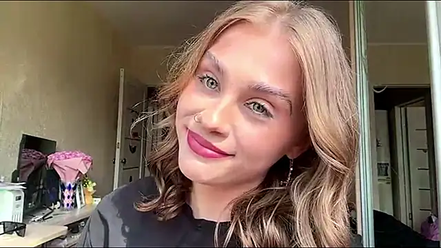 Elle_GrEat Adlı Modelin Canlı XXX Sohbeti