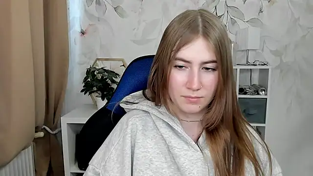 candy_Megan Adlı Modelin Canlı XXX Sohbeti