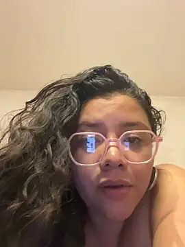 XXX chat uživo modela Vivi_Kvsh