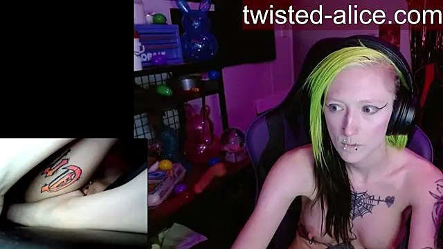 Twisted_Alice's Live XXX Chat