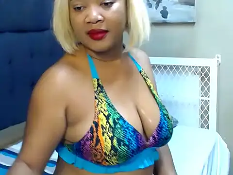 BigBunSquirt Chat XXX in diretta