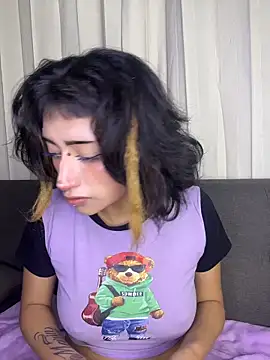 baby_akuma Chat XXX in diretta