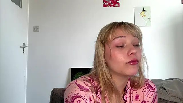 SourMidday Webcam Show