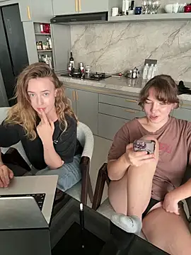 Nura_n_Sarah: вебкам-шоу