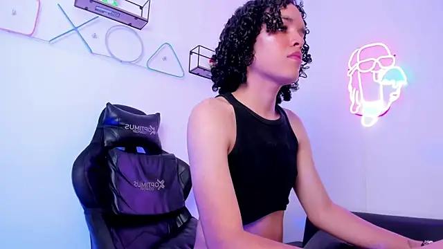 Nicolle_Smithh_n Webbikameraesitys