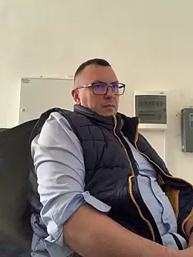 Mike8523's Live XXX Chat