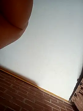 kiki_milu 即時 XXX 聊天