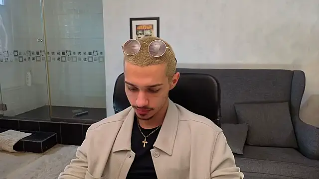 Chatroom XXX en direct de KaydenDrew